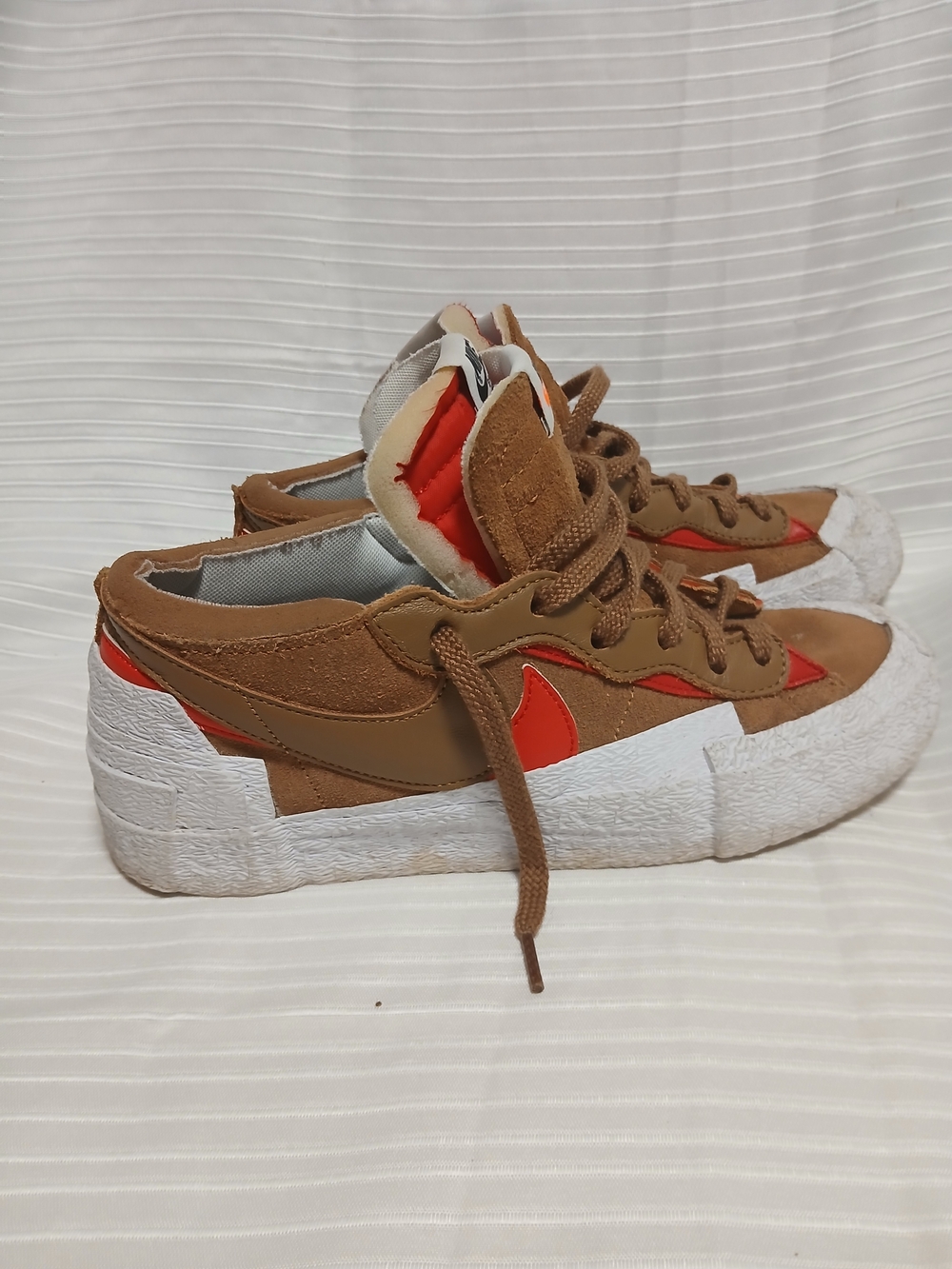 Nike Men’s Brown and Red Low-Top Sneakers